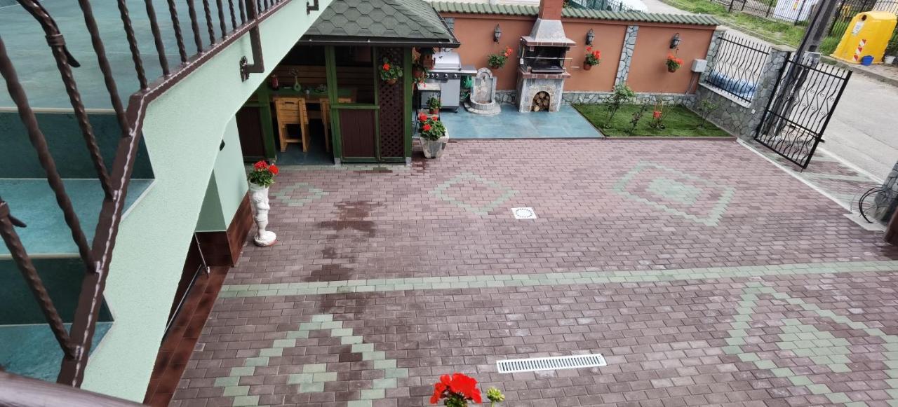 Casa Cizi Hotel Călimăneşti Exterior foto