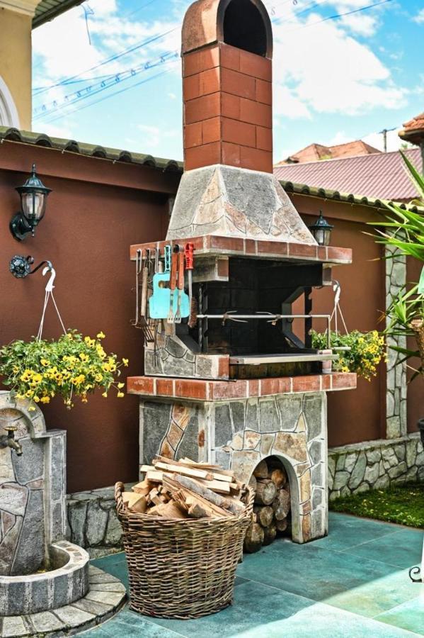 Casa Cizi Hotel Călimăneşti Exterior foto